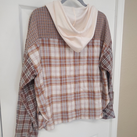 Hem & Thread Flannel - Picture 9 of 13